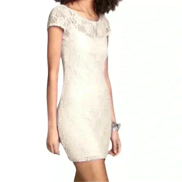 🔥Abercrombie & Fitch🔥 | Off white lace  floral crochet mini dress - Picture 1 of 12